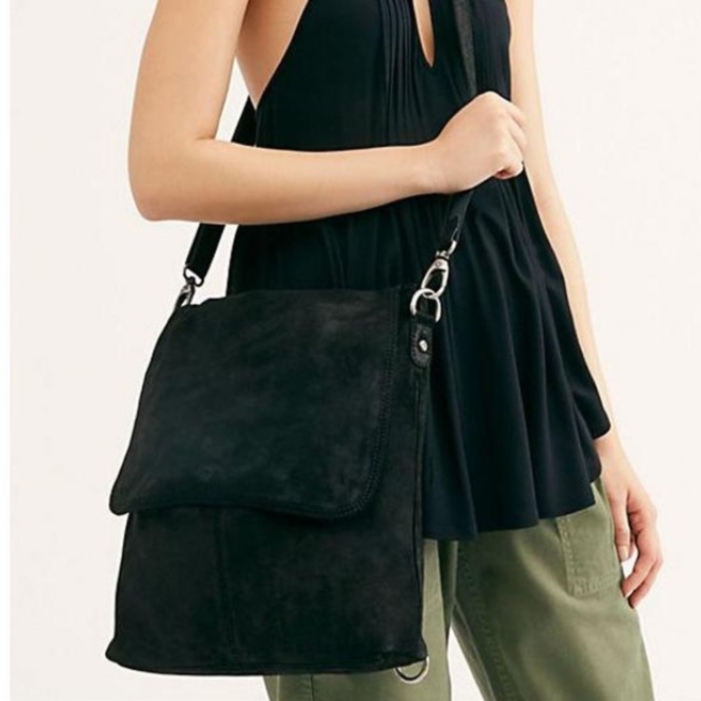 ✌️Free People Black Suede backpack✌️
